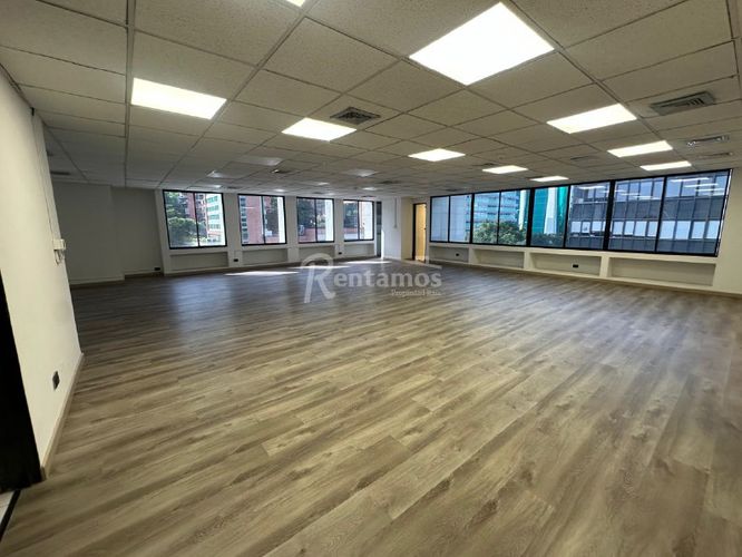 Oficina en arriendo en Patio Bonito, Medellín, 125 m² · foto 4 de 24