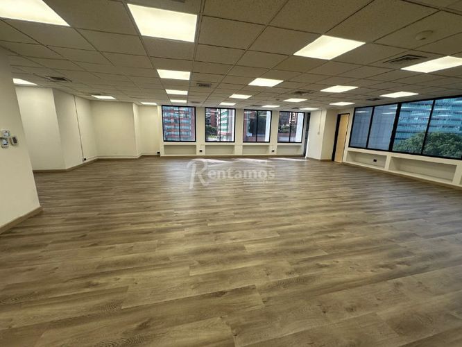 Oficina en arriendo en Patio Bonito, Medellín, 125 m² · foto 8 de 24