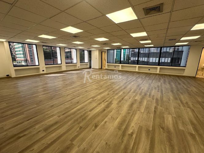 Oficina en arriendo en Patio Bonito, Medellín, 125 m² · foto 13 de 24