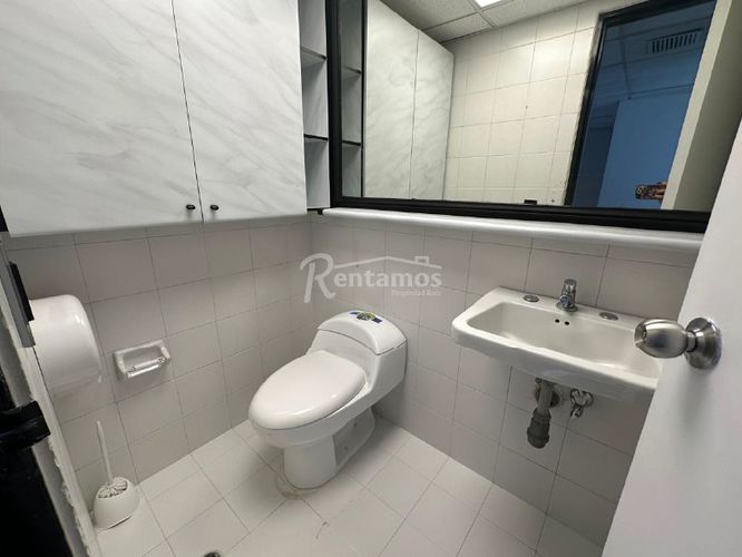 Oficina en arriendo en Patio Bonito, Medellín, 125 m² · foto 21 de 24