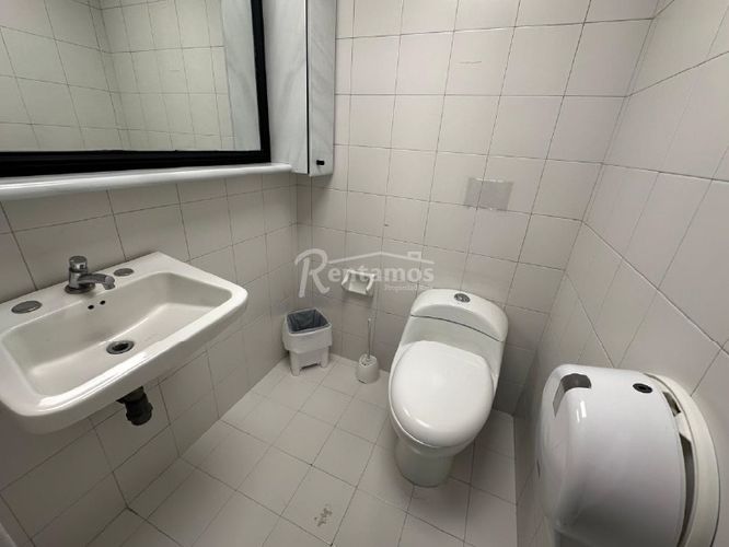 Oficina en arriendo en Patio Bonito, Medellín, 125 m² · foto 24 de 24