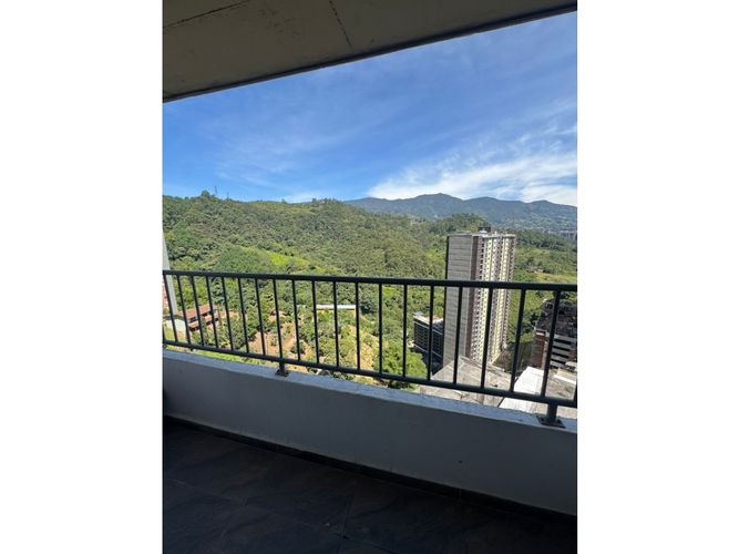 Apartamento de 3 alcobas en venta en Vegas De San Jose, Sabaneta, 60 m² · foto 2 de 21