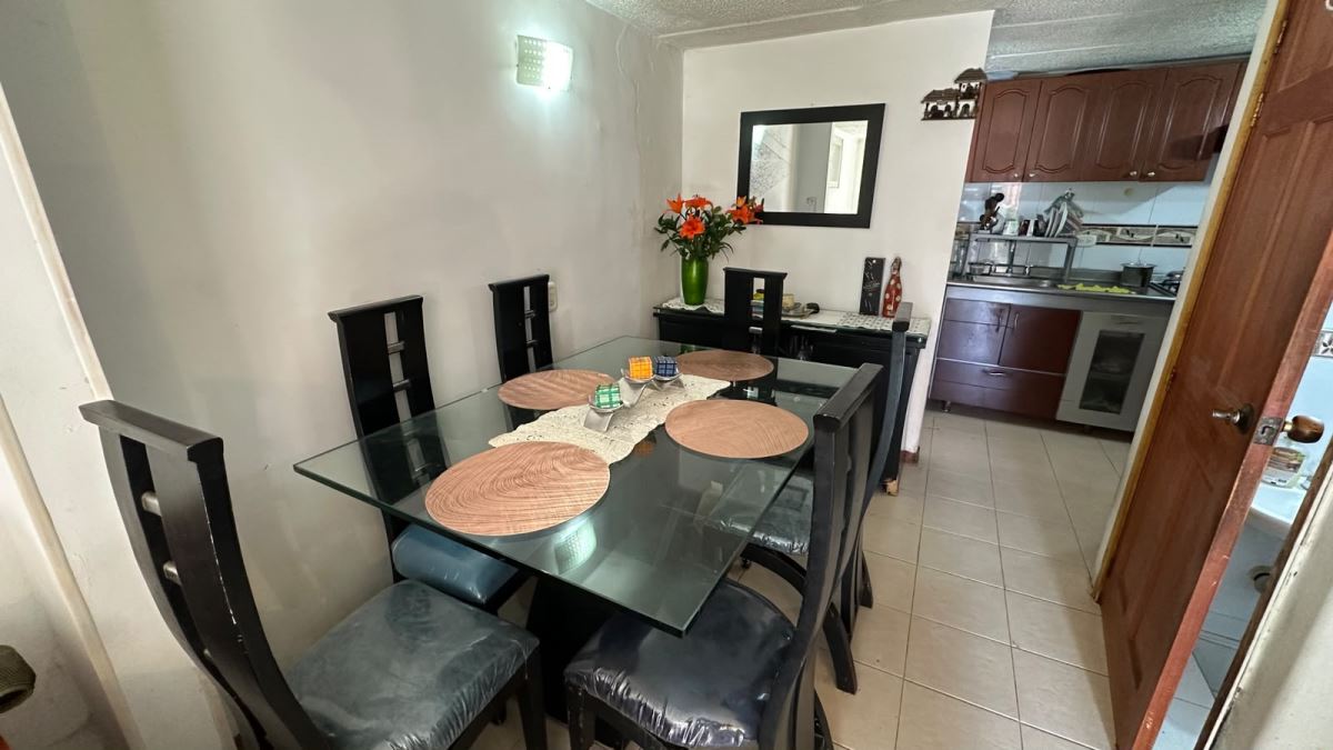 Casa en venta en Alameda, Bogotá · foto 2 de 23