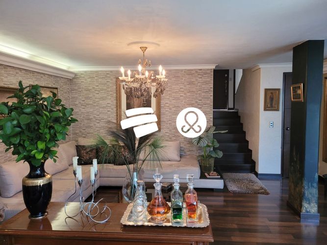 Casa de 3 alcobas en venta en Gascuña, Envigado, 220 m² · foto 2 de 13
