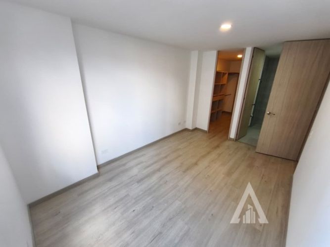 Apartamento en venta en El Poblado, Medellín · foto 17 de 21