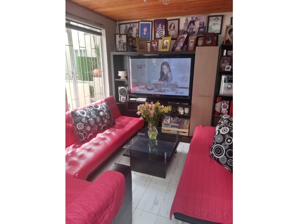 Casa en venta en San Jose De Bavaria, Bogotá · foto 2 de 16