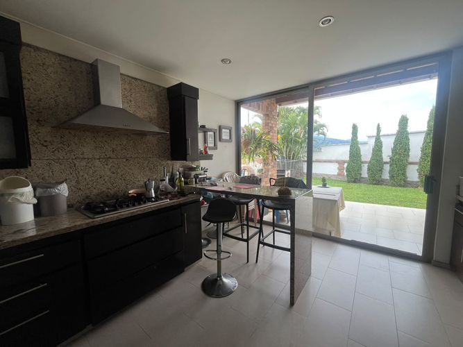 Casa de 4 alcobas en venta en Lagos Del Cacique, Bucaramanga, 380 m² · foto 9 de 23