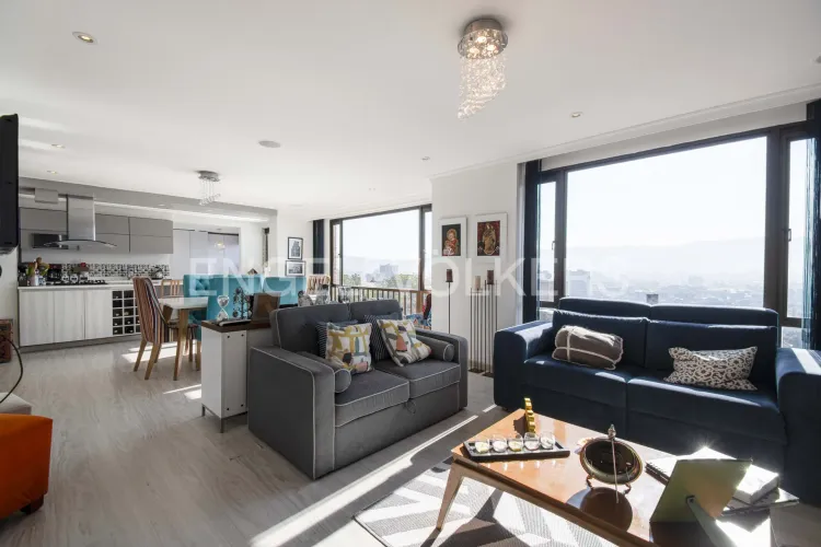 Apartamento de 3 alcobas en venta en Gratamira, Bogotá, 167 m² · foto 2 de 19