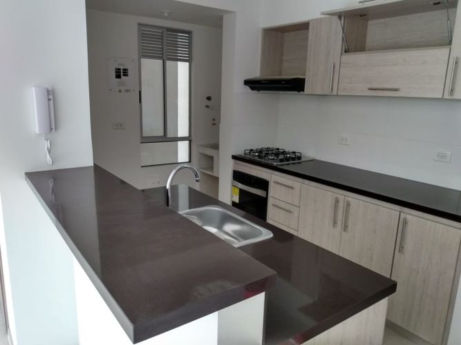 Apartamento en venta en Prados Del Norte, Cali · foto 3 de 16