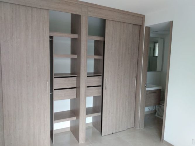 Apartamento en venta en Prados Del Norte, Cali · foto 5 de 16