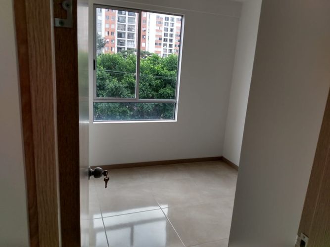 Apartamento en venta en Prados Del Norte, Cali · foto 7 de 16