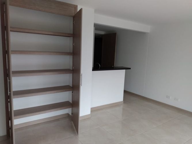 Apartamento en venta en Prados Del Norte, Cali · foto 10 de 16