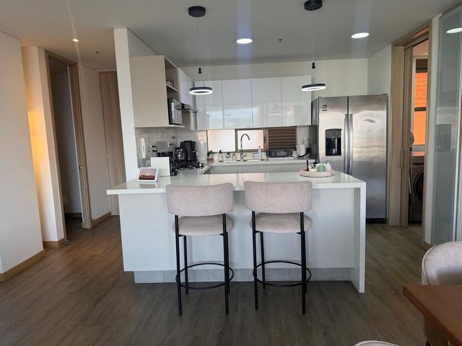 Apartamento en venta en El Poblado, Medellín · foto 5 de 18