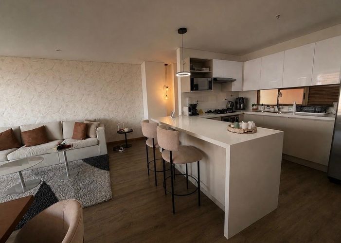 Apartamento en venta en El Poblado, Medellín · foto 2 de 18