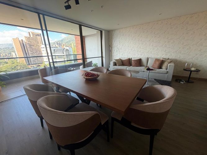 Apartamento en venta en El Poblado, Medellín · foto 3 de 18