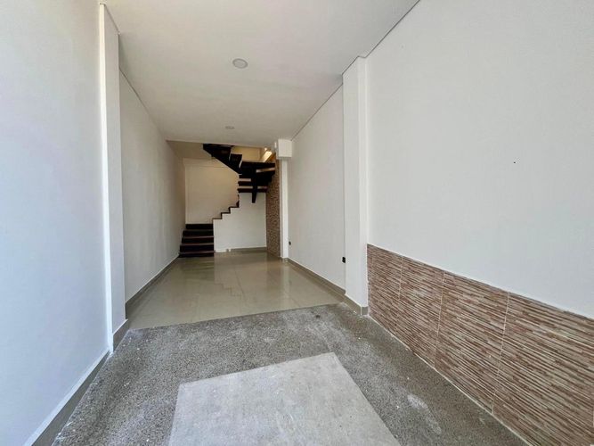 Casa de 7 alcobas en venta en Br. Portachuelo, Girardot, 156 m² · foto 5 de 24