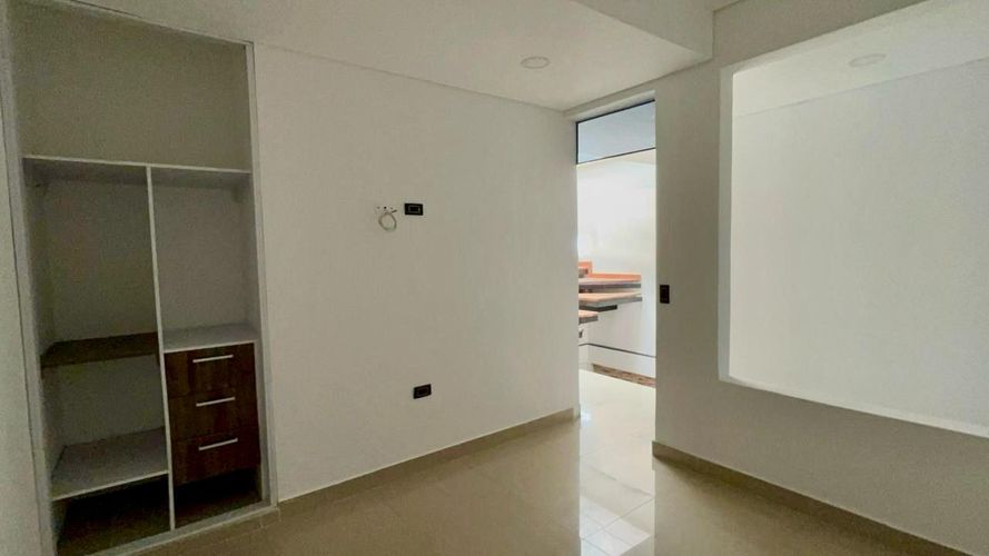 Casa de 7 alcobas en venta en Br. Portachuelo, Girardot, 156 m² · foto 7 de 24