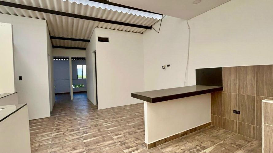 Casa de 7 alcobas en venta en Br. Portachuelo, Girardot, 156 m² · foto 9 de 24