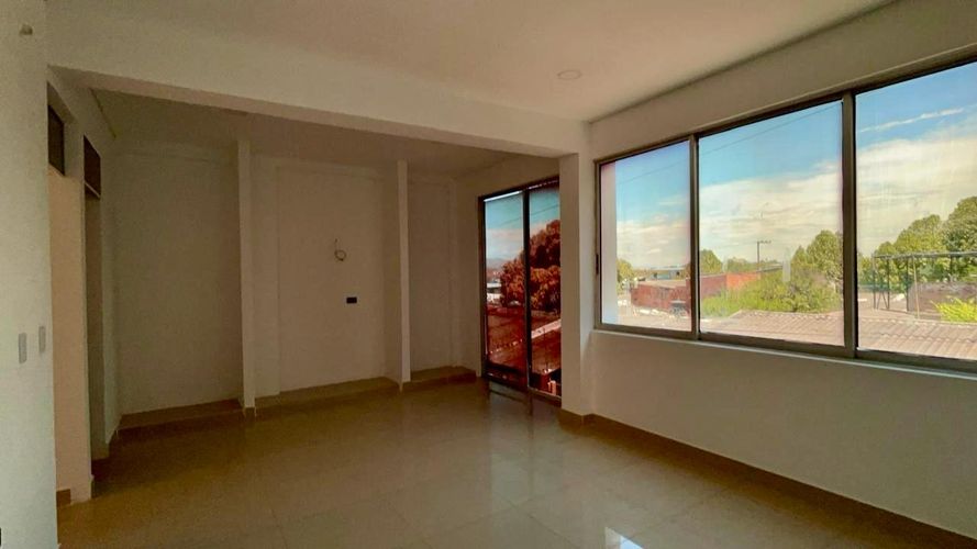Casa de 7 alcobas en venta en Br. Portachuelo, Girardot, 156 m² · foto 21 de 24