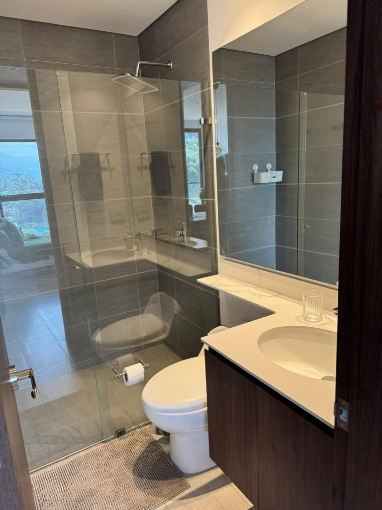 Apartamento en venta en Pinares, Pereira · foto 2 de 24
