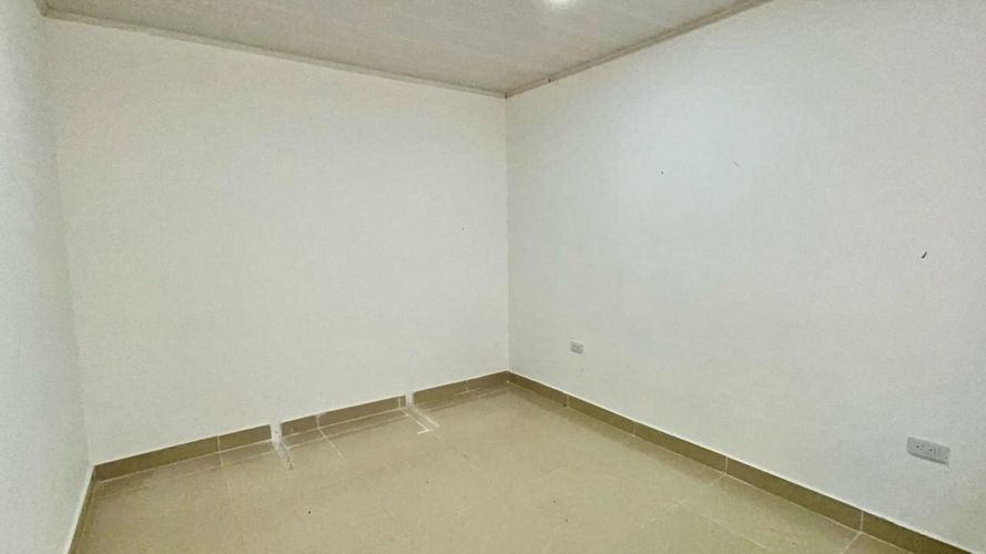 Casa de 4 alcobas en venta en Br. Portachuelo, Girardot, 156 m² · foto 14 de 21