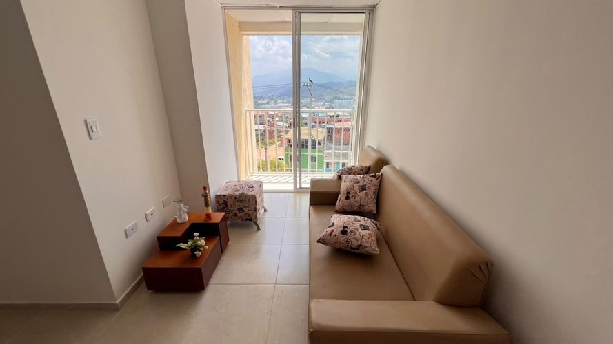 Apartamento de 3 alcobas en venta en Bellavista, Girón, 59 m² · foto 5 de 19