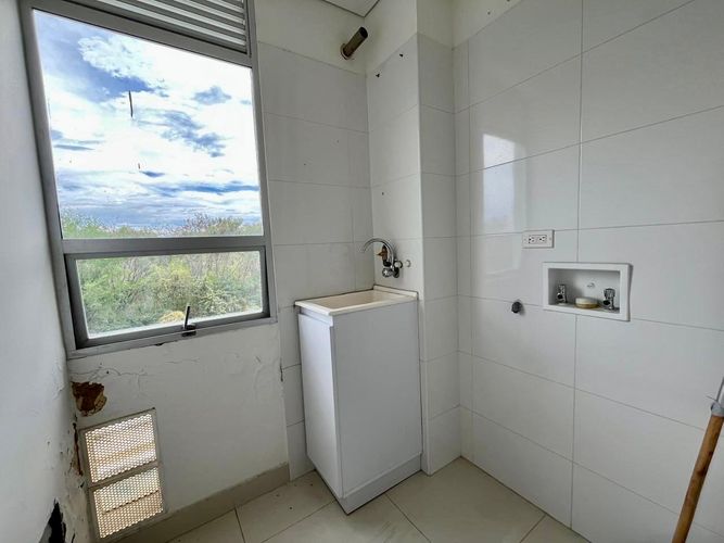 Apartamento de 3 alcobas en venta en Julio Campos Gonzalez, Girardot, 84 m² · foto 3 de 23