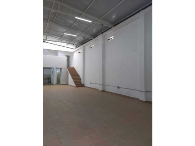Bodega en venta en Terranova, Bello, 330 m² · foto 2 de 10