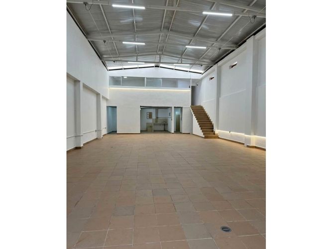 Bodega en venta en Terranova, Bello, 330 m² · foto 4 de 10