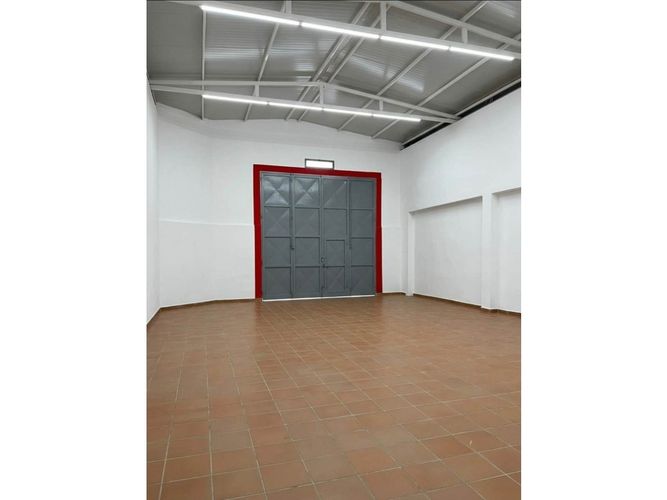 Bodega en venta en Terranova, Bello, 330 m² · foto 9 de 10
