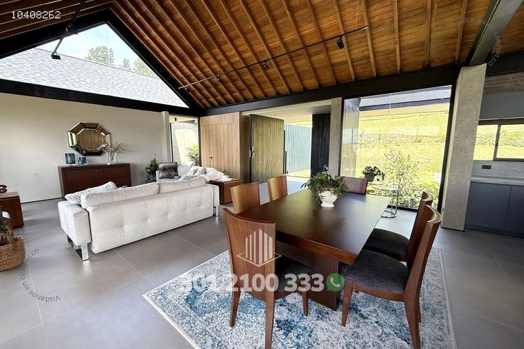 Casa de 3 alcobas en arriendo en Las Palmas, Envigado, 390 m² · foto 8 de 24