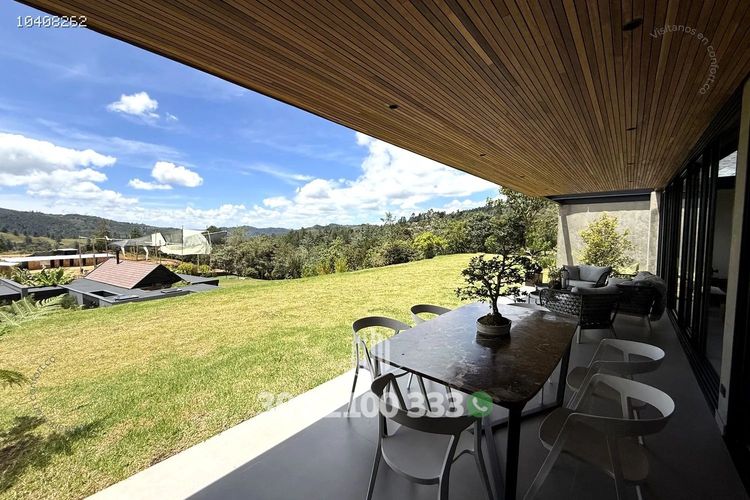 Casa de 3 alcobas en arriendo en Las Palmas, Envigado, 390 m² · foto 11 de 24