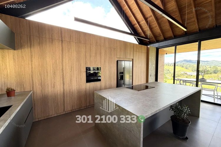 Casa de 3 alcobas en arriendo en Las Palmas, Envigado, 390 m² · foto 12 de 24