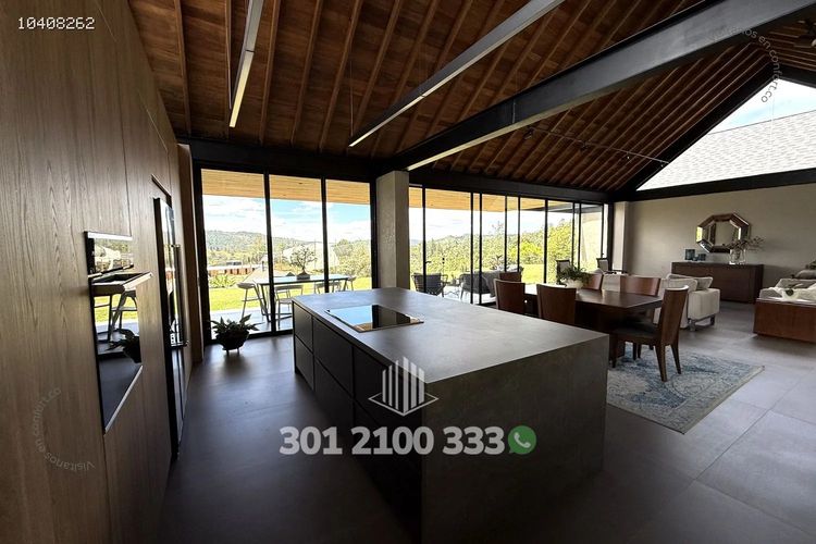Casa de 3 alcobas en arriendo en Las Palmas, Envigado, 390 m² · foto 13 de 24