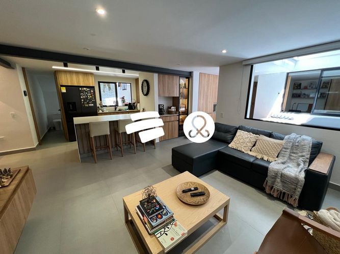 Casa de 3 alcobas en venta en Laureles, Medellín, 192 m² · foto 2 de 12