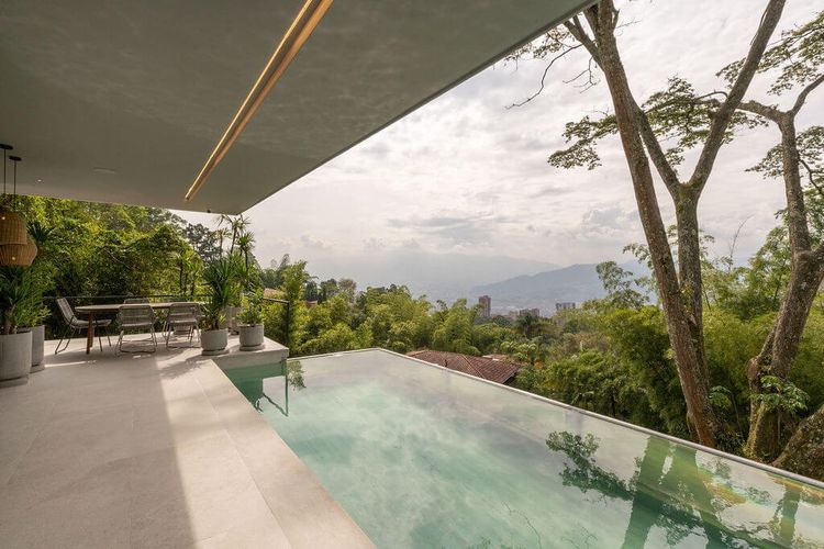 Casa de 8 alcobas en venta en Las Palmas, Medellín, 595 m² · foto 7 de 16