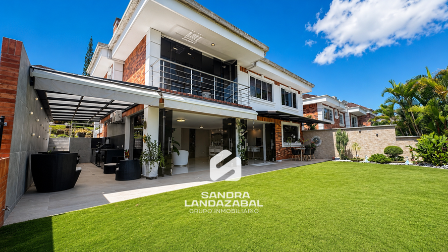 Casa de 4 alcobas en venta en Ruitoque Condominio, Floridablanca, 350 m² · foto 2 de 10
