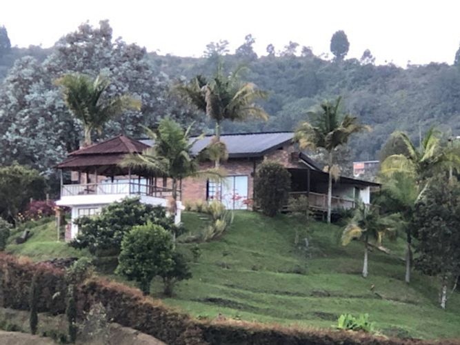 Casa de 4 alcobas en arriendo en San Jose, Guarne, 190 m² · foto 3 de 24