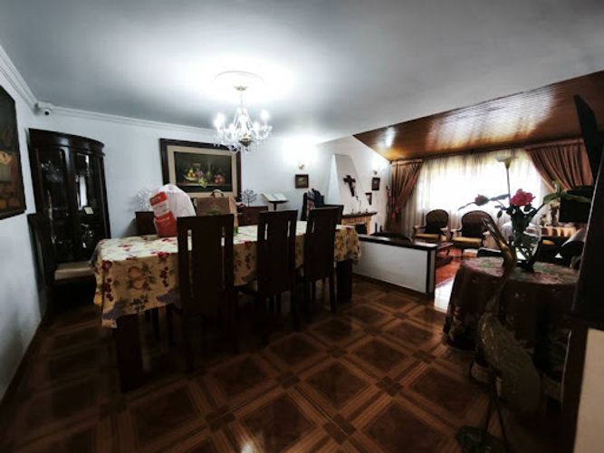 Casa de 4 alcobas en venta en Estrella Del Norte, Bogotá, 285 m² · foto 2 de 24
