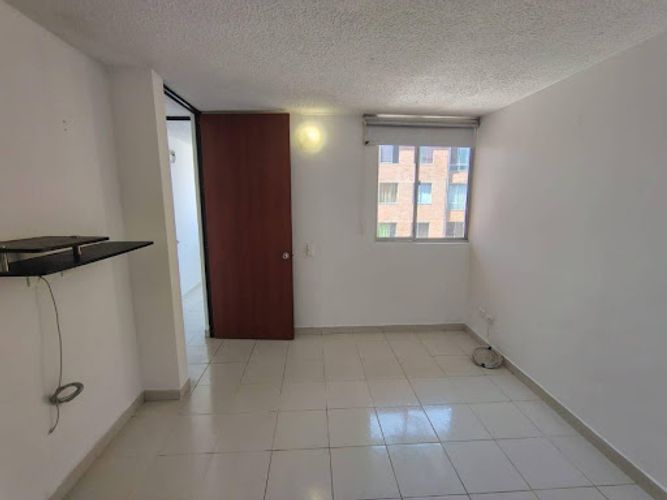 Apartamento de 3 alcobas en venta en Cr. La Finca Sm 9, Madrid, 67 m² · foto 15 de 24