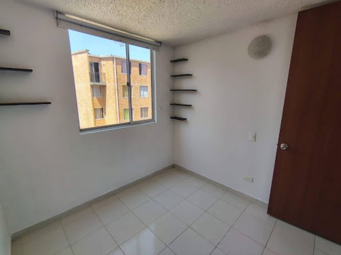 Apartamento de 3 alcobas en venta en Cr. La Finca Sm 9, Madrid, 67 m² · foto 20 de 24