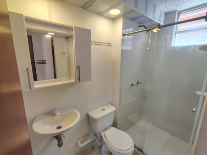 Apartamento de 3 alcobas en venta en Cr. La Finca Sm 9, Madrid, 67 m² · foto 23 de 24