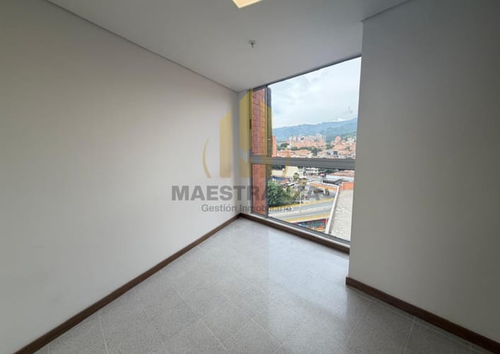 Consultorio en arriendo en Lorena, Medellín, 34 m² · foto 2 de 8