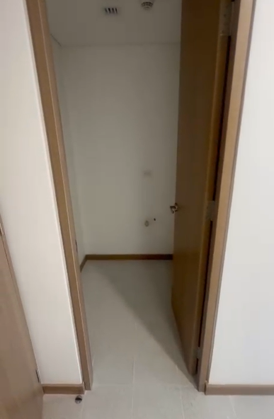 Consultorio en venta en Laureles, Medellín, 29 m² · foto 3 de 8