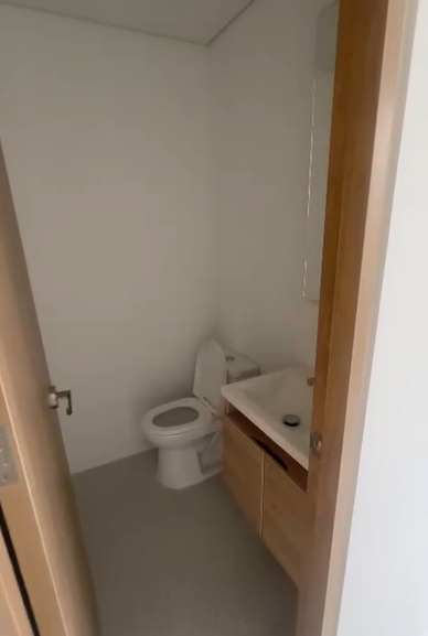 Consultorio en venta en Laureles, Medellín, 29 m² · foto 6 de 8