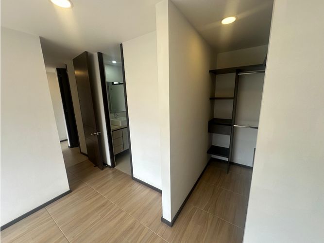 Apartamento de 3 alcobas en arriendo en El Carmelo Ii, Sabaneta, 80 m² · foto 17 de 24