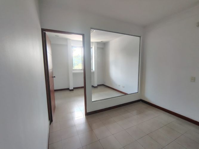 Oficina en arriendo en El Poblado, Medellín, 217 m² · foto 8 de 15