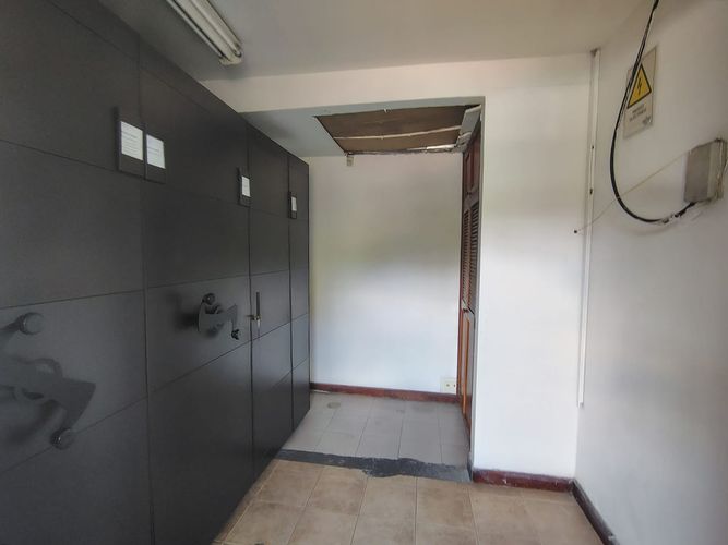 Oficina en arriendo en El Poblado, Medellín, 217 m² · foto 3 de 15