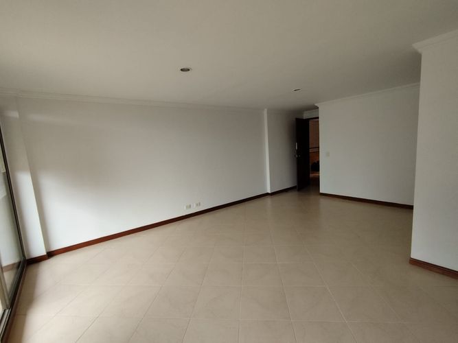 Apartamento de 2 alcobas en arriendo en Mugá, Envigado, 93 m² · foto 2 de 20