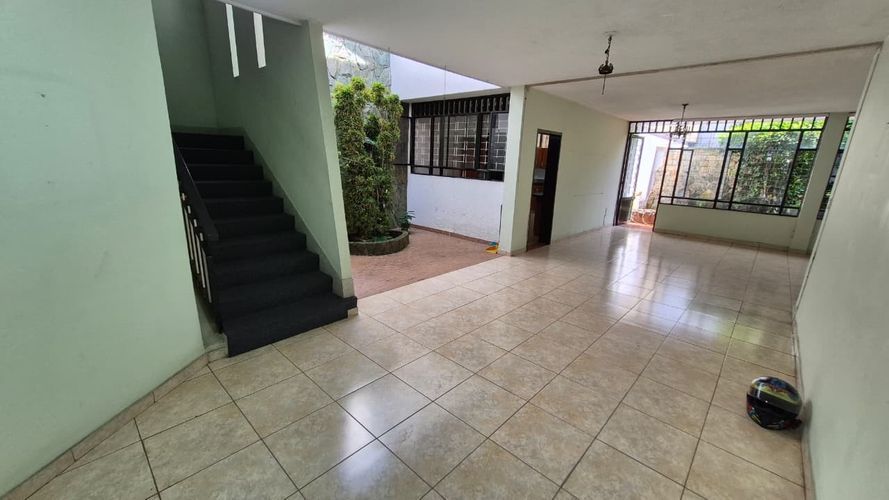 Casa de 5 alcobas en venta en Sotomayor, Bucaramanga, 450 m² · foto 2 de 24